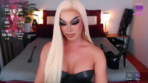 Queen Jenifer online show from July 14, 5:01 am