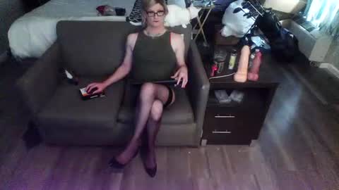Jenna Cross online show from June 14, 9:49 pm