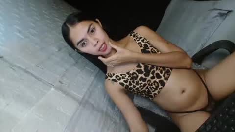 Snapshot of jenny20_xxx chatting on February 27, 12:32 am PRETTY JENNY online show from February 27, 12:32 am