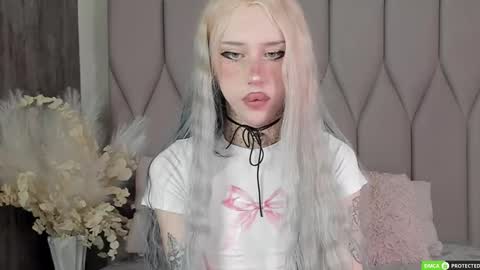 Snapshot of joybarker chatting on October 13, 2:06 pm Joy Barker online show from October 13, 2:06 pm
