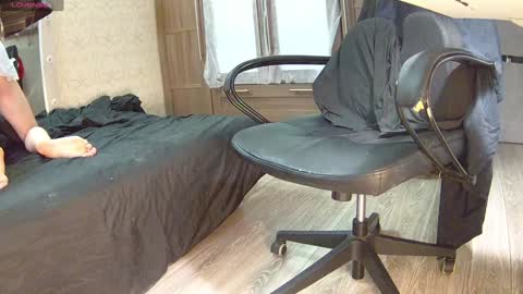 Snapshot of juleea_doll chatting on December 11, 9:57 am Julia online show from December 11, 9:57 am