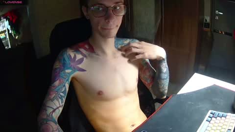 Snapshot of juleea_doll chatting on December 12, 7:15 pm Julia online show from December 12, 7:15 pm