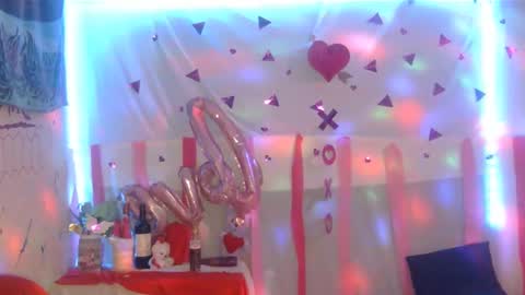 Snapshot of julieth_wolf chatting on February 15, 2:37 am Julieth Wolf online show from February 15, 2:37 am