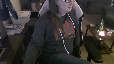 Snapshot of kait331 chatting on December 12, 1:32 am Camprincess331 online show from December 12, 1:32 am