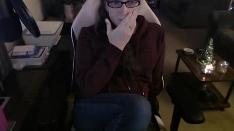 Snapshot of kait331 chatting on December 15, 1:24 am Camprincess331 online show from December 15, 1:24 am