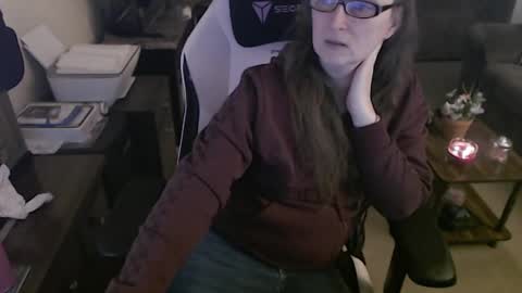 Snapshot of kait331 chatting on March 6, 1:21 am Camprincess331 online show from March 6, 1:21 am