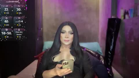 Snapshot of kardeyfynes chatting on October 11, 8:17 am MARIA online show from October 11, 8:17 am