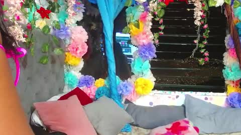 Snapshot of karly_coffe chatting on October 19, 5:33 am KARLY. online show from October 19, 5:33 am