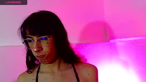 Snapshot of katty_cat1 chatting on October 5, 3:51 am katty_cat1 online show from October 5, 3:51 am