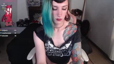 luna   online show from November 15, 11:25 pm