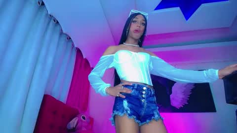 kayla_sexx online show from November 22, 6:15 am