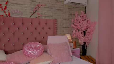 Khelany Isyy  online show from October 23, 2:10 pm