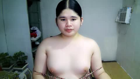 Snapshot of kianna_schmitz chatting on October 18, 9:57 am Your SweetGirl Ts online show from October 18, 9:57 am