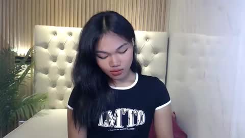 Snapshot of kina_greyx chatting on October 19, 5:22 am kina online show from October 19, 5:22 am