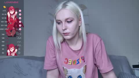 Evelyn online show from March 7, 1:32 pm