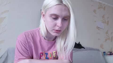 Evelyn online show from March 11, 9:45 am