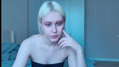 Evelyn online show from September 19, 5:24 am