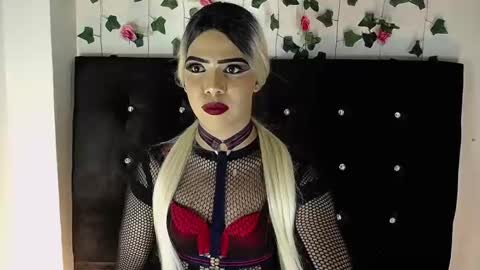 kristal_queen01 online show from April 1, 1:41 pm