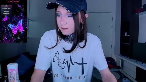Snapshot of kristinaholland chatting on February 10, 10:42 am kristina online show from February 10, 10:42 am