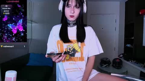 Snapshot of kristinaholland chatting on March 5, 5:13 pm kristina online show from March 5, 5:13 pm