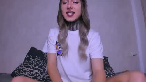 Snapshot of kristinaholland chatting on October 16, 9:36 pm kristina online show from October 16, 9:36 pm