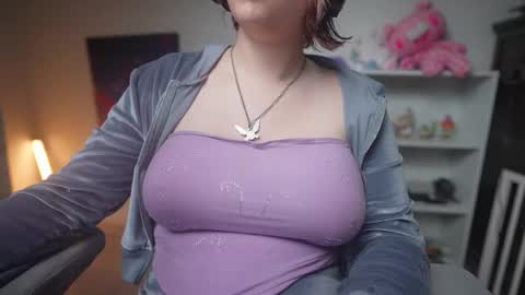 Snapshot of krystalsyxx chatting on February 27, 5:26 pm Krystal Syx online show from February 27, 5:26 pm