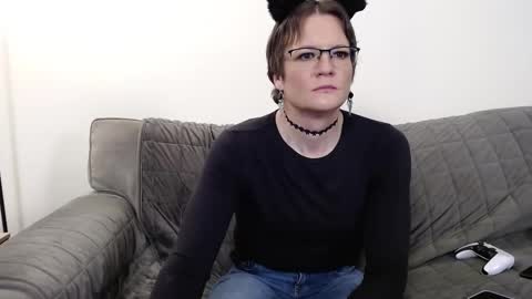 Cait online show from November 30, 2:03 am