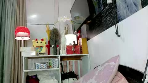 Kween online show from February 14, 11:44 pm