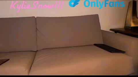 Kylie Snow online show from July 29, 9:02 pm