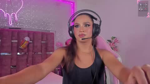 Kylie online show from October 2, 5:08 am