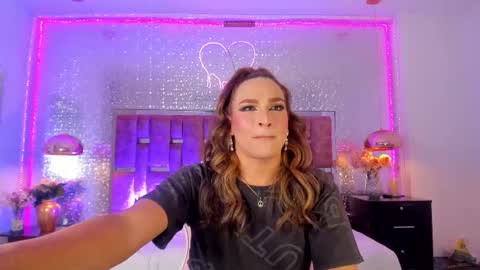 Kylie online show from November 25, 3:52 am