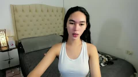 Snapshot of la_vida_lena_ chatting on February 13, 2:28 am la_vida_lena_ online show from February 13, 2:28 am