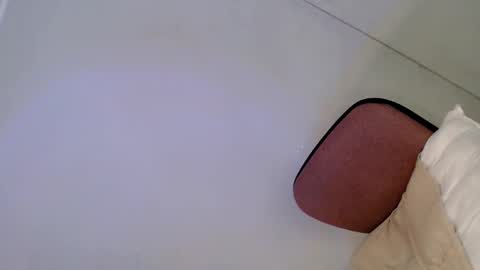 Snapshot of lady_of_pleasure28 chatting on December 23, 10:01 pm Ella online show from December 23, 10:01 pm