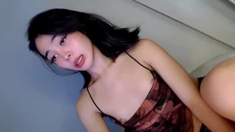 Snapshot of lady_of_pleasure28 chatting on February 18, 3:43 pm Ella online show from February 18, 3:43 pm