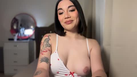 Larah Kim online show from March 30, 12:06 pm