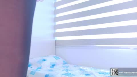 Larissa  online show from May 24, 8:17 pm