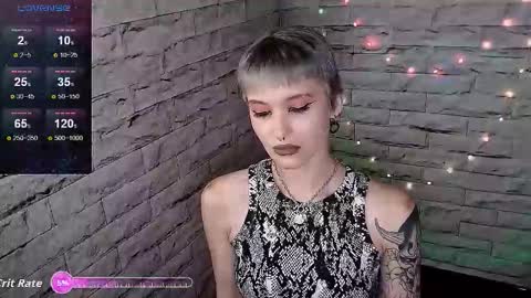 Snapshot of lauren_raquel chatting on October 15, 3:23 pm Eva online show from October 15, 3:23 pm