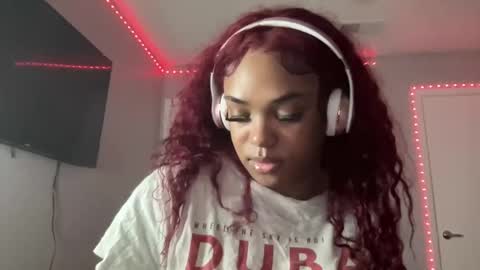 Snapshot of laylasimone97 chatting on March 11, 9:13 am Sexy SImone online show from March 11, 9:13 am