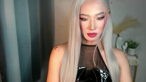 Miss Candy online show from June 6, 5:20 pm