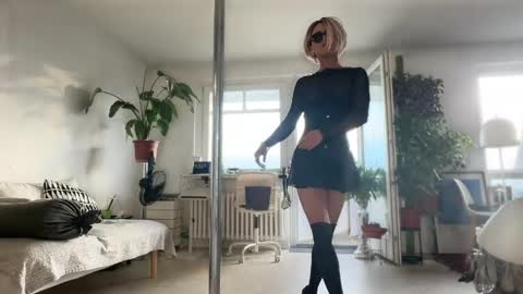 legsylegsinton online show from June 8, 6:18 pm