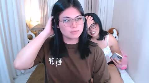 Snapshot of leighcortesi chatting on September 17, 8:19 am Cailey online show from September 17, 8:19 am