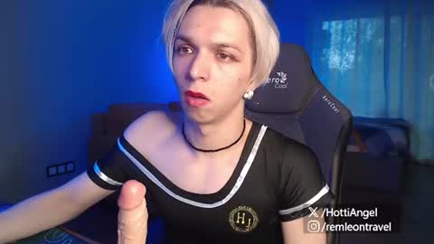 Leon online show from June 24, 5:11 pm