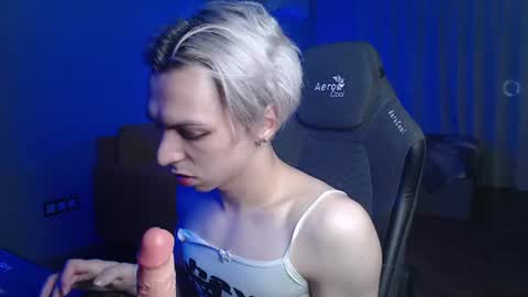 Leon online show from July 7, 7:29 pm