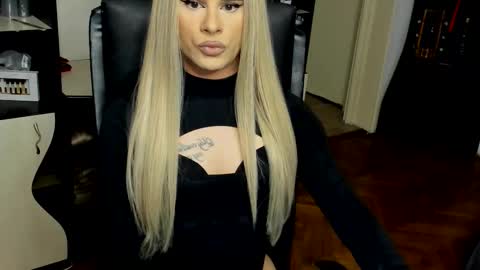 Snapshot of lexxymiss chatting on September 25, 6:48 pm eva lexy you may call me Miss online show from September 25, 6:48 pm