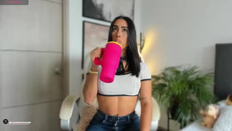Snapshot of leyla_steel chatting on October 14, 4:19 pm INSTA leylasteel model online show from October 14, 4:19 pm