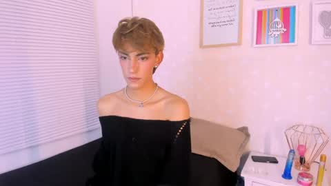 liam_leone online show from June 3, 8:34 pm