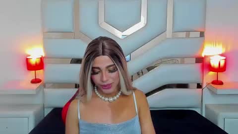 liiacollins online show from October 3, 8:42 pm