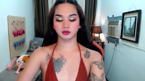 Snapshot of lil_fantacy chatting on October 9, 9:55 am LILY online show from October 9, 9:55 am