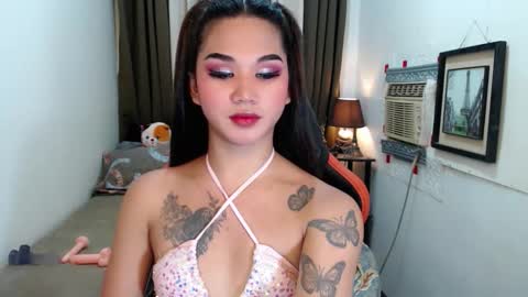 Snapshot of lil_fantacy chatting on October 16, 8:25 am LILY online show from October 16, 8:25 am