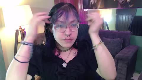 lilith  online show from March 28, 1:35 pm